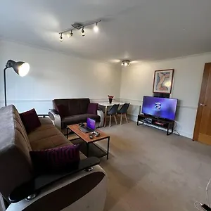 Stylish One Bedroom Flat Furnished Apartment