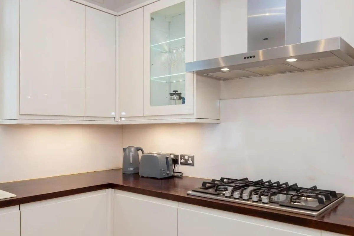 Spacious 2 Bedroom Maisonette In Stratford London 0*,  United Kingdom