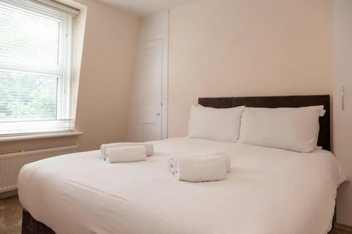 Spacious 2 Bedroom Maisonette In Stratford London